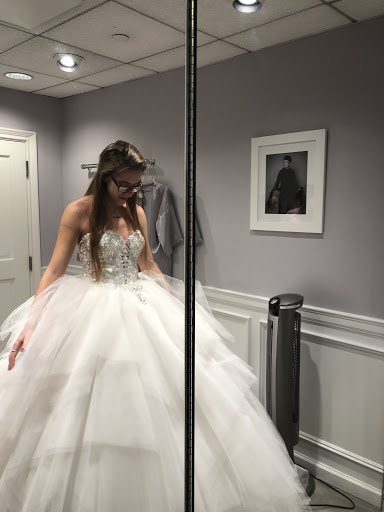 Kleinfeld gown