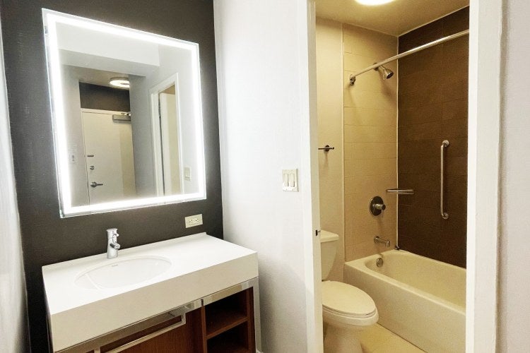 Resident's Bathroom in Double Room FOUND Study - Midtown East